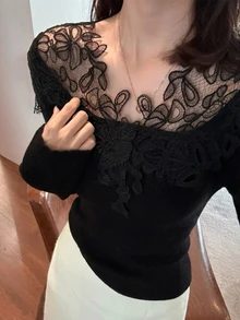 DAZY Sweater Rajut Off-Shoulder Wanita Gaya Prancis Seksi Manis dengan Patchwork Renda 3D, Atasan Lengan Panjang Lapisan Dasar untuk Musim Gugur dan Musim Dingin - Hitam - View 1