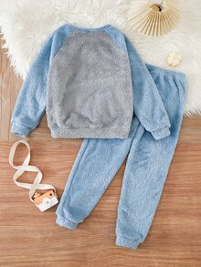 SHEIN 兒童男童毛絨舒適刺繡插肩袖長袖居家休閒睡衣套裝 - 彩色 - 查看 2
