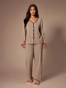 Lazeform Casual Minimalist Colorblock Trim Soft Comfortable Plus Size Pajama Set - Khaki - View 5