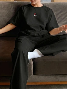 DAZY 極簡可愛卡通印花插肩袖寬鬆居家服套裝 秋季 - 黑色 - 查看 1