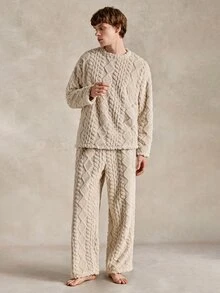 EverLounge Atasan Santai Minimalis Sederhana Nyaman dengan Motif Jacquard Mewah, Leher Bulat, dan Lengan Panjang - Aprikot - View 6