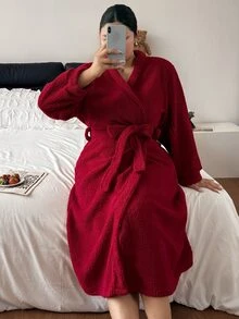 Napfluff CURVE Napfluff CURVE Minimalist Solid Color Comfortable Plus Size Loungewear Robe, Warm Fuzzy Bathrobe For Autumn/Winter Home Wear - Red - View 4