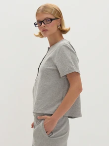 MUSEYN Kaos Kancing Model Longgar Berbentuk Kotak Warna Abu-abu Bahan Jersey - Light Grey - View 4