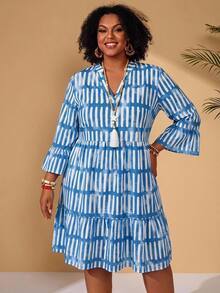 EMERY ROSE Gaun Boho Bohemian Kasual Ukuran Besar Motif Garis Kerah V Berlekuk Lengan 3/4 Kancing Depan Kelim Ruffle Musim Gugur 2026 Liburan Biru dan Putih - Blue and White - View 4