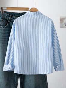 SHEIN 1件女童大童翻領長袖鈕扣式直條紋襯衫，胸前刺繡圖案，休閒上衣，秋季 - 藍色 - 查看 2