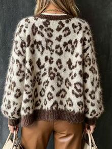 SHEIN Jaket Rajut Pendek Longgar Wanita Model V-Neck Jacquard Motif Leopard Vintage untuk Musim Gugur/Dingin - Putih - View 2