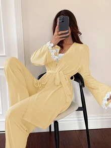 Dream Adore 3件組女款睡衣套裝，純色蕾絲拼接修身細肩帶上衣、長褲與長袖開襟外套，南法風 - 黃色 - 查看 1