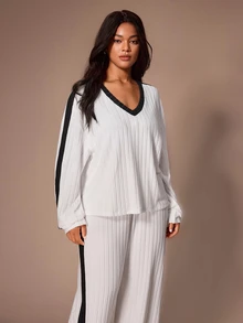 Lazeform Minimalist Contrast Color Ribbed Plus Size Home 2-Piece Set, Fashion V-Neck Long Sleeve Top + Comfortable Long Pants, Slouchy Casual Pajama Set - White - View 3