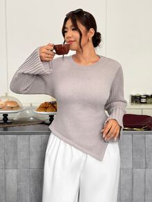 Firerie Sweater Pullover Wanita Ukuran Besar Warna Polos Kerah Bulat Lengan Panjang dengan Hem Asimetris untuk Musim Dingin - Grey - View 2