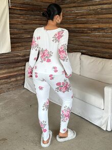 Dazy Plus Autumn/Winter Brushed Knit Floral All-Over Print Slim Fit Pajama Set - White - View 2
