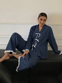 DAZY 可愛配色拼接蝴蝶結蕾絲飾邊女款兩件式睡衣套裝 - 藏蓝色 - 查看 3