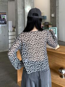K-Vae Blus Bertali Motif Leopard Modis untuk Komuter - Grey - View 2