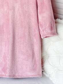 SHEIN 少女秋/冬季甜美卡通3D設計厚抓絨連帽長袖抽繩家居服浴袍睡衣 粉色女童睡衣 - 藕粉色 - 查看 6