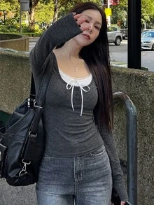 DAZY 拼接撞色修身長袖方領優雅可愛女孩秋季上衣女款T恤日常約會深灰色 - 灰色 - 查看 4