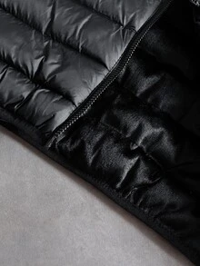 Manfinity Roghcode Men's Classic Zipper Thermal Lined Vest Jacket - Black - View 8