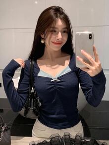 DAZY Sweater Lipit Lengan Panjang Wanita dengan Dekorasi Pita Warna Kontras, Cocok untuk Musim Gugur, Sehari-hari, Kencan, Warna Biru Tua, Romantis, Imut, Gaya Y2k - Navy Blue - View 9