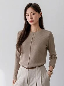 Dazy-Less 女款素色拼接短袖T恤 - 卡其色 - 查看 4
