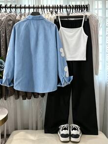 SHEIN 青少年女孩休閒度假戶外通勤編織針織聚酯纖維校園派對數位花卉印花翻領鈕扣上衣白色吊帶背心黑色長褲時尚百搭返校春秋套裝 - 藍色 - 查看 2