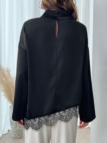 Balvessa Blus Lengan Panjang Wanita Elegan Warna Polos dengan Hiasan Renda dan Patchwork - Hitam - View 2