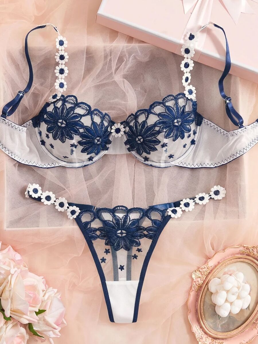 SHEIN 水溶性刺繡蕾絲女款內衣套裝 2件組 - 藏蓝色 - 查看 1