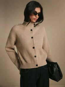 Poéselle Cardigan Rajut Bergaris Lembut Warna Cokelat Muda untuk Wanita, Kerah Tegak Nyaman, Kancing Depan Asimetris, Jaket Sweater Musim Gugur Lengan Panjang dengan Bahu Longgar, Cocok untuk Mendaki Sehari-hari - Khaki - View 4