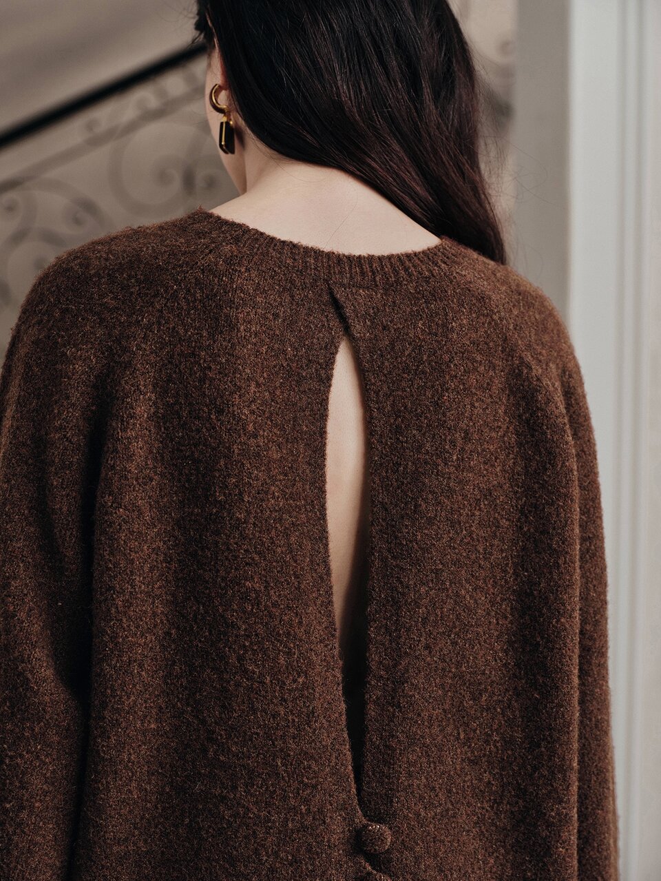 Elegant Casual Sexy Vintage Knit Sweater For Women, French Minimalist Back Cutout Button Detail, Oversized Drop Shoulder Soft Fuzzy Pullover Top
