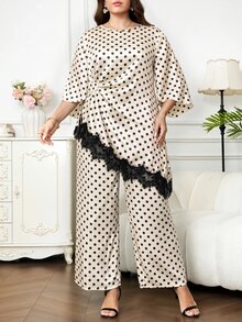 SHEIN Clasi 大尺碼波點印花蕾絲拼接不對稱下擺襯衫與長褲兩件套 - 杏色 - 查看 4