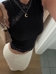 Aloruh 女款素色對比蕾絲立領修身時尚背心 - 黑色 - 查看 3