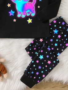 女童睡衣新款螢光發光時尚可愛卡通小貓與星星印花組合針織高彈力圓領長袖上衣搭配滿版印花緊身長褲 2件套 1套 - 彩色 - 查看 6