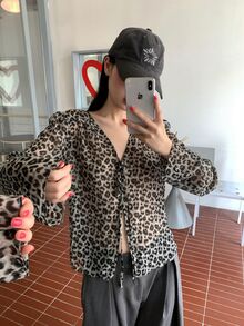 K-Vae Blus Bertali Motif Leopard Modis untuk Komuter - Grey - View 6