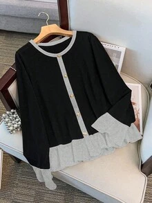 GlowEve CURVE 大尺碼女款熱銷優雅休閒風對比色長袖T恤，圓領喇叭袖，鈕扣裝飾，極簡剪裁上衣 - 彩色 - 查看 4