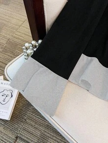 GlowEve CURVE 大尺碼女款熱銷優雅休閒風對比色長袖T恤，圓領喇叭袖，鈕扣裝飾，極簡剪裁上衣 - 彩色 - 查看 3