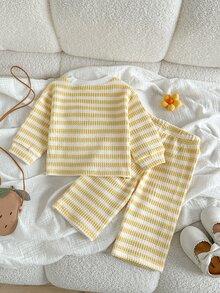 SHEIN Playful Pals 2件組女嬰休閒百搭時尚長袖上衣與長褲套裝，適合春秋冬季日常穿著 - 黃色 - 查看 2