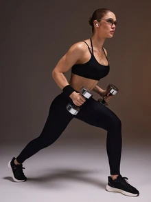 Powerista 女款無縫黑色水洗低衝擊運動內衣，附內墊 - 黑色 - 查看 3