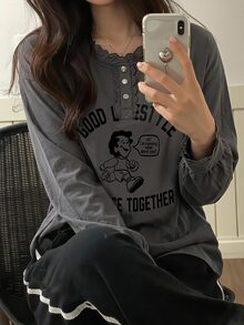 DAZY 女款圓領圖案印花對比蕾絲袖口短袖T恤 春夏季 - 灰色 - 查看 5