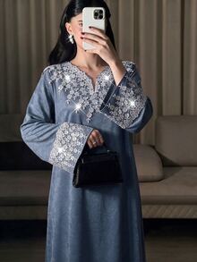 Al Najma 時尚貼花小V領寬鬆優雅洋裝 - 灰藍色 - 查看 7