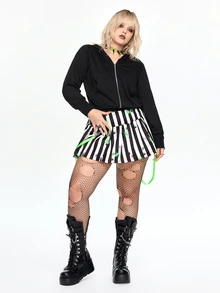 Beetlejuice X ROMWE تنورة ميني كاجوال متعددة الاستخدامات للنساء بمقاسات كبيرة بتصميم مخطط وألوان متباينة - الأسود - مشاهدة 11