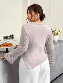 Firerie Sweater Pullover Wanita Ukuran Besar Warna Polos Kerah Bulat Lengan Panjang dengan Hem Asimetris untuk Musim Dingin - Grey - View 3