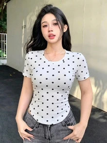 DAZY 女款黑色波點白色短袖T恤，休閒街頭風戶外上衣，適合春夏音樂節、婚禮、運動 - 白色 - 查看 4