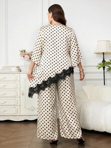 SHEIN Clasi 大尺碼波點印花蕾絲拼接不對稱下擺襯衫與長褲兩件套 - 杏色 - 查看 2