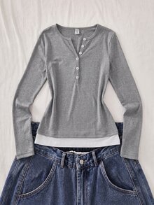 SHEIN 青少年女孩灰色拼接白色下擺V領鈕扣設計長袖休閒百搭T恤，適合春秋季，適用於日常出遊、通勤、旅行、聚會 - 灰色 - 查看 3