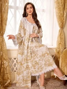 PalaceNights طقم بيجامة نسائي بطبعة منظر طبيعي بأسلوب صيني، ديكور دانتيل فاخر، رداء فضفاض بأكمام طويلة، فستان كاميسول، حافة مكشكشة، قماش منسوج ذو ملمس - أصفر - مشاهدة 1