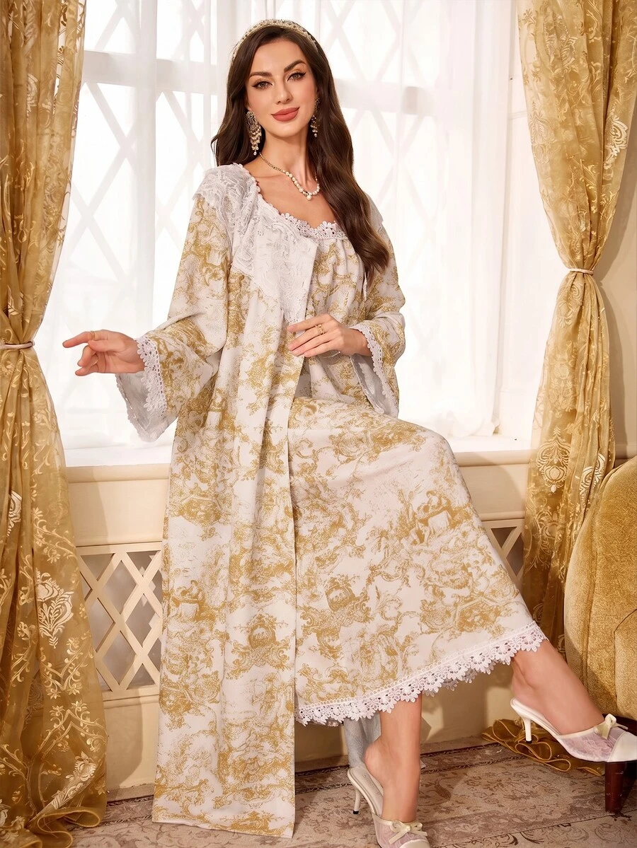 PalaceNights طقم بيجامة نسائي بطبعة منظر طبيعي بأسلوب صيني، ديكور دانتيل فاخر، رداء فضفاض بأكمام طويلة، فستان كاميسول، حافة مكشكشة، قماش منسوج ذو ملمس - أصفر - مشاهدة 1