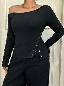 Dazy Plus Solid Color Cropped Fitted Side Slit Off-Shoulder Black Sexy Long Sleeve T-Shirt - Black - View 7