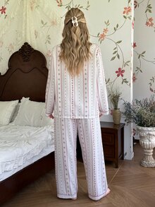 CottageSlumber Set Piyama Santai Ukuran Plus dengan Motif Kerut Gelembung, Model Kemeja, dan Kancing Depan - Baby Pink - View 7
