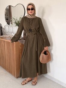 Solavon Gaun Arab Elegan Wanita Warna Polos Leher Bulat Berlubang - Coklat - View 3