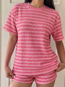 SHEIN EZwear 女款條紋拼接配色短袖上衣與短褲休閒日常套裝 - 玫紅色 - 查看 6