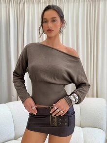 Aloruh Sweater Wanita Lengan Panjang Bergaris Cokelat Model Off-Shoulder untuk Musim Gugur/Dingin - Merah tua - View 4