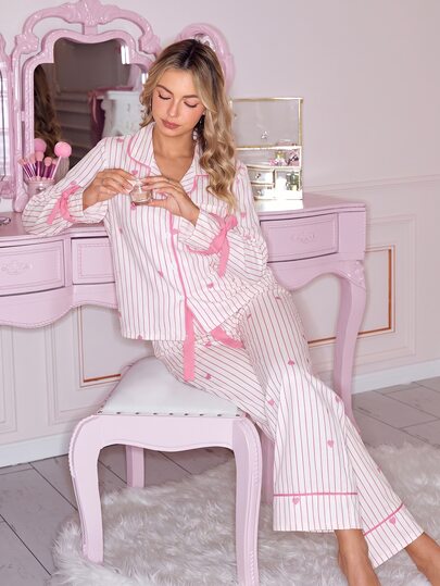 SweetSlumber Set Piyama Wanita Lengan Panjang dengan Motif Hati Bergaris dan Kancing Depan serta Pita di Kerah