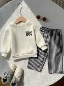 SHEIN 中性嬰兒男/女嬰 2件組秋冬休閒可愛標語衛衣與條紋長褲套裝，男嬰服飾套裝，男嬰秋冬服飾，柔軟，街頭風 - 黑與白 - 查看 5